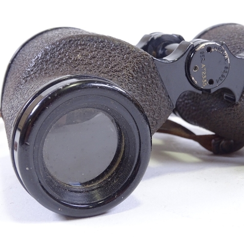 120 - Bausch & Lomb Optical Co New York, pair of 6x30 military binoculars, with graduated graticules, leat... 