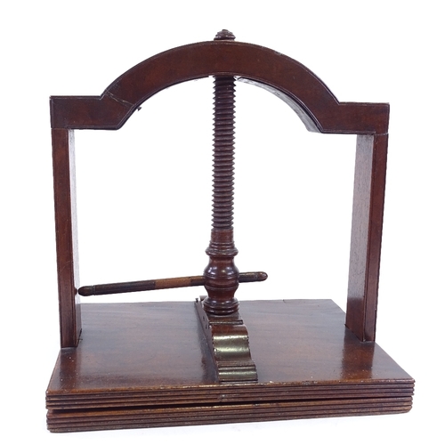 183 - A 19th century mahogany book press, 38cm x 27cm