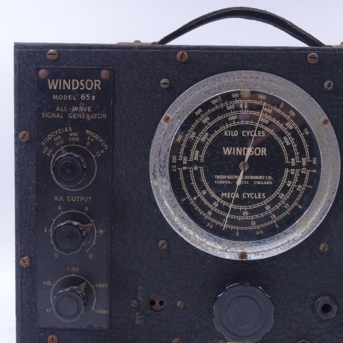 90 - A Vintage Windsor model 65B All-Wave signal generator, length 31cm