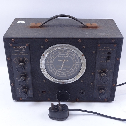 90 - A Vintage Windsor model 65B All-Wave signal generator, length 31cm