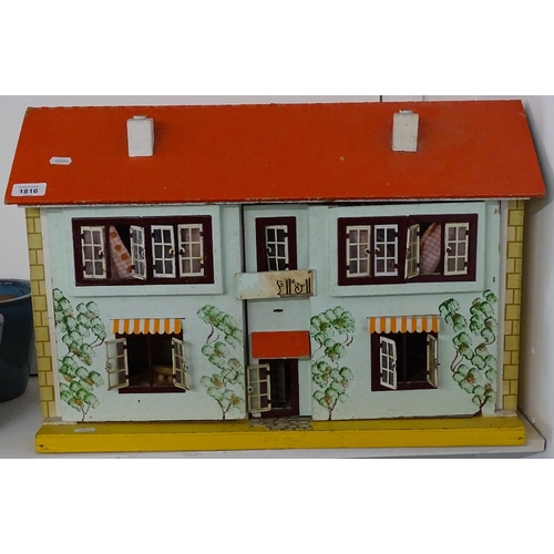 1816 - A Vintage child's doll's house with some furniture