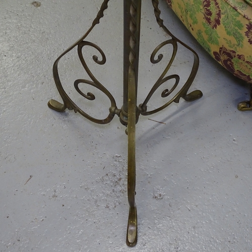 1831 - A Victorian brass telescopic standard lamp