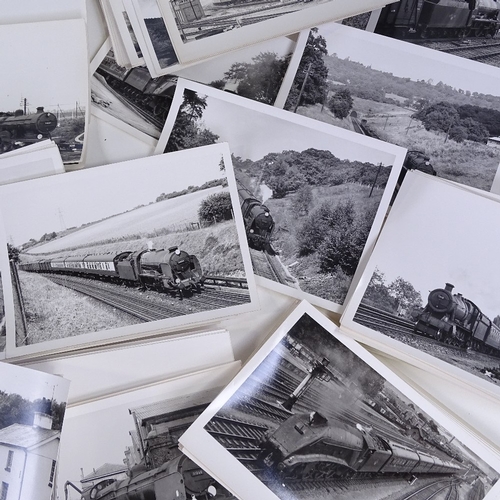 159 - Rodney Lissenden, collection of photographs of steam railway engines (approx 750)