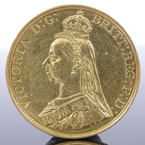 261 - A Queen Victoria 1887 gold £5 coin, 39.7g