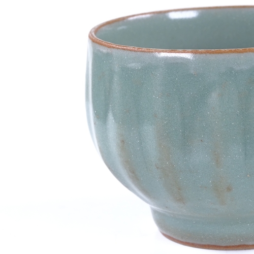 286 - A Chinese celadon glaze porcelain bowl, diameter 10cm