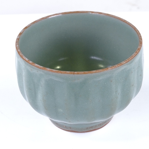 286 - A Chinese celadon glaze porcelain bowl, diameter 10cm