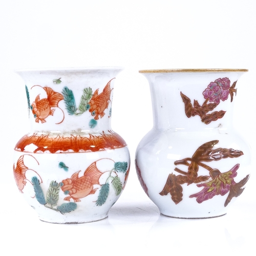 290 - 2 similar Chinese porcelain vases with painted decoration, seal marks under, height 10cm