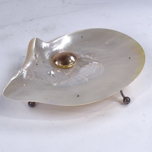 370 - A mother-of-pearl shell desk stand, with 9ct gold inkwell, possibly Australian, 19cm across