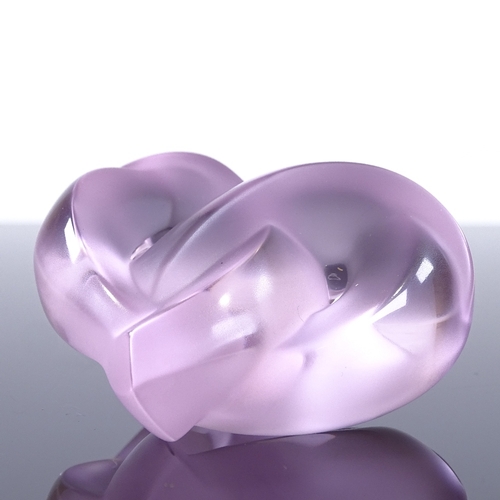 65 - LALIQUE - pink frosted glass, coeurs entrelaces paperweight, 7cm x 6cm