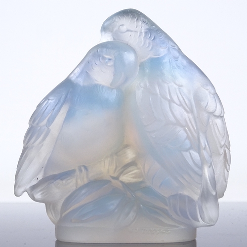 67 - JOBLINGS - opalescent glass lovebirds, engraved signature, height 10.5cm