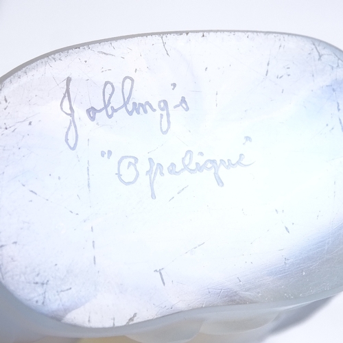 67 - JOBLINGS - opalescent glass lovebirds, engraved signature, height 10.5cm