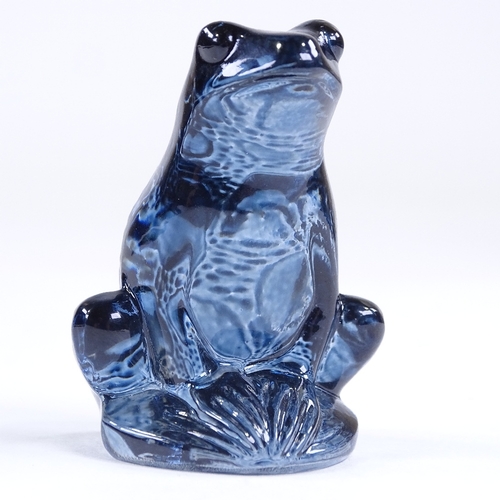 72 - LALIQUE - blue glass grenouille (frog), engraved signature, height 5cm