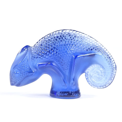 74 - LALIQUE - blue moulded glass chameleon, engraved signature, length 6.5cm