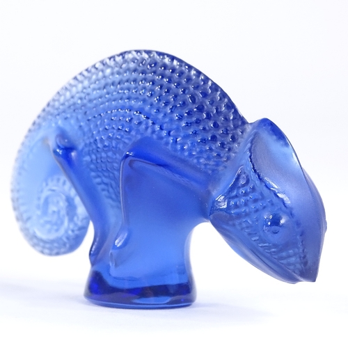 74 - LALIQUE - blue moulded glass chameleon, engraved signature, length 6.5cm