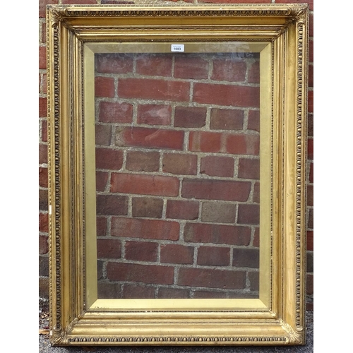 1083 - Late 19th/early 20th century gilt-gesso frame, rebate size 22