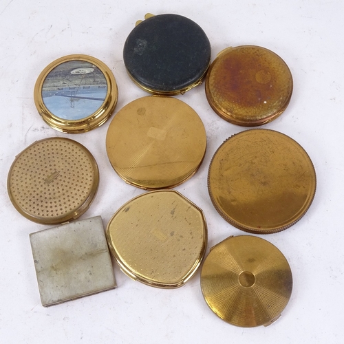 220 - A group of Vintage compacts (9)