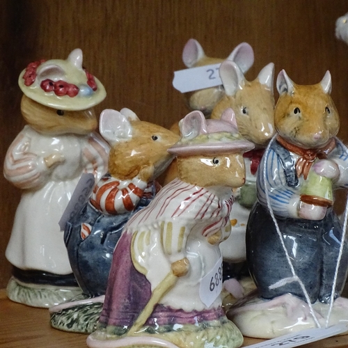 279 - A group of Royal Doulton Brambly Hedge china figures (7)