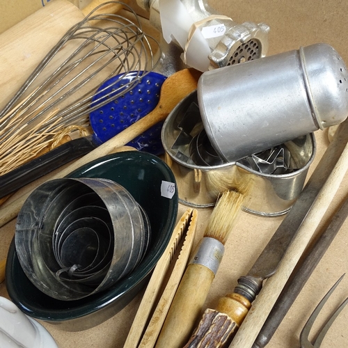 405 - Various kitchenalia, including rolling pin, horn-handled carving set etc