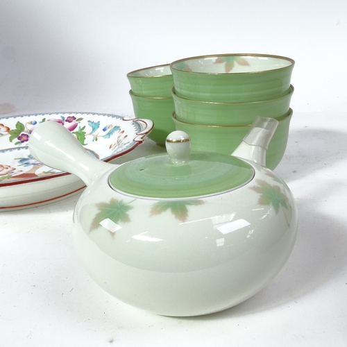 436 - A set of Japanese porcelain tea bowls with leaf designs, and a Cauldon china plate