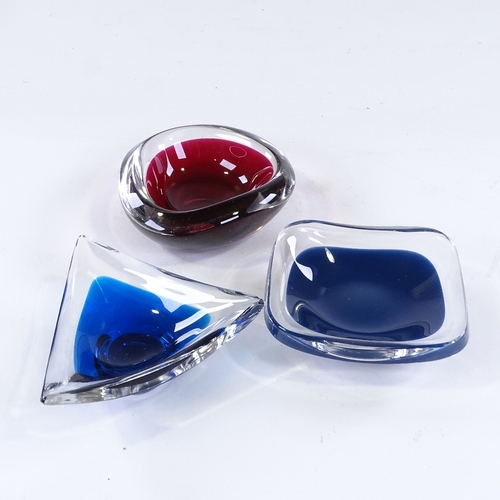 105 - Vicke Lindstrand for Kosta Sweden, group of 3 free-form glass bowls, 1959, all fully signed LS1273, ... 