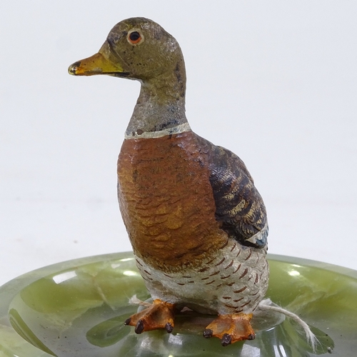 200 - An onyx dish surmounted by a cold painted bronze duck, diameter 12cm