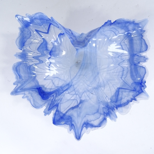 70 - Silvestri Murano, blue marbled glass leaf design table centre bowl, on white marbled glass circular ... 