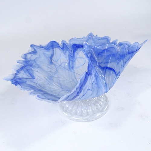 70 - Silvestri Murano, blue marbled glass leaf design table centre bowl, on white marbled glass circular ... 