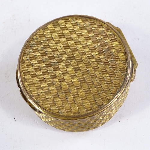 429 - An 18th century pinchbeck basket weave design snuffbox, 5cm across