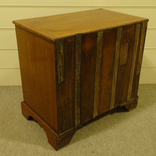 299 - A George III mahogany bachelor's chest of 4 long graduated drawers, with brushing slide and brass dr... 