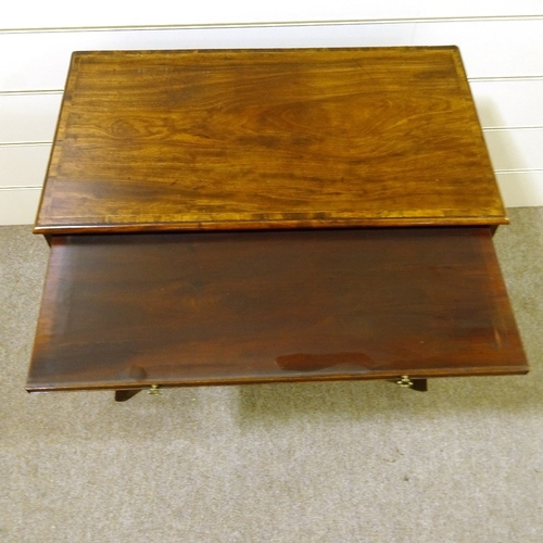 300 - A George III mahogany bachelor's chest of 3 long graduated drawers, with brushing slide and splay br... 