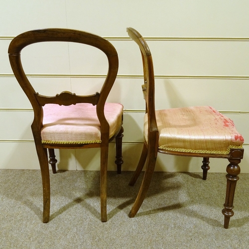 456 - A set of 6 Victorian rosewood balloon-back dining chairs