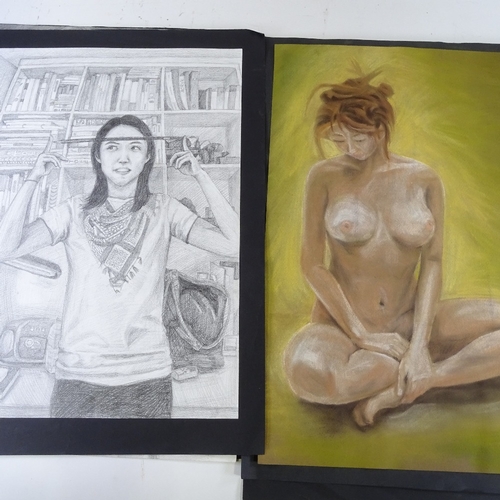 1067 - A folder of charcoal/pastel life studies