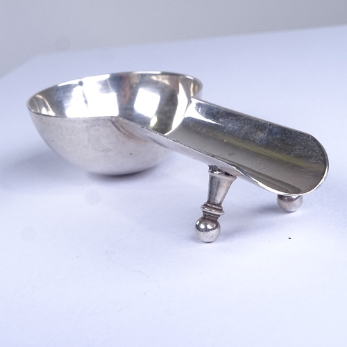 662 - A late Victorian silver ashtray/cigarette and cigar holder, by Haseler Brothers, hallmarks London 18... 