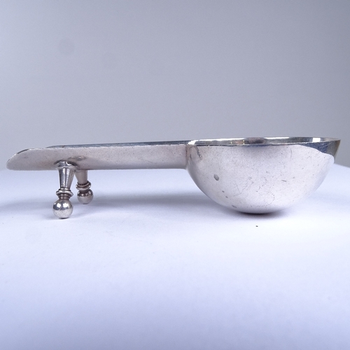 662 - A late Victorian silver ashtray/cigarette and cigar holder, by Haseler Brothers, hallmarks London 18... 