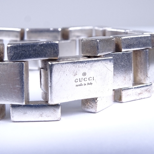 685 - GUCCI - a modern Italian heavy sterling silver gate link bracelet, bracelet length 20cm, 124.3g