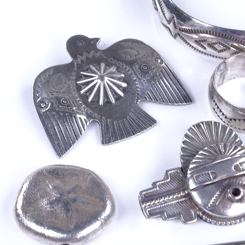 910 - Various South American silver and white metal jewellery, including brooches, torque bangle etc, 82.2... 