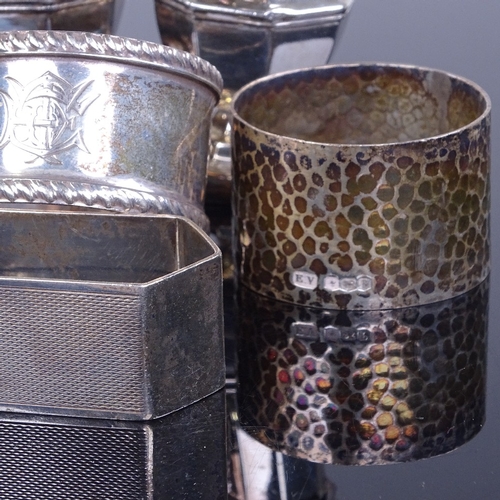 928 - Various silver, including napkin rings and pair of baluster pepperettes, 7.2oz total