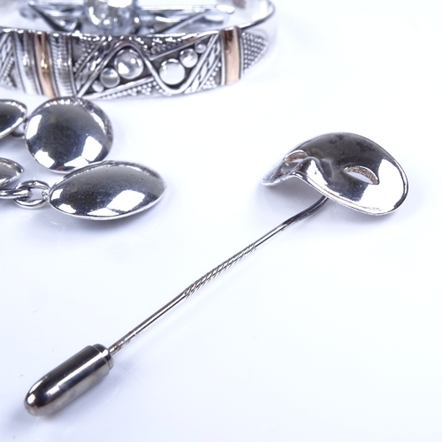 810 - Various silver jewellery, including Venetian mask tie pin, pair of cufflinks, bangle etc, 60g gross