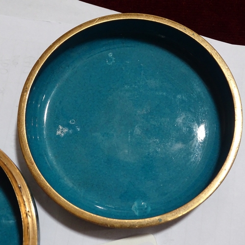 179 - A Chinese cloisonne enamel circular box, with bird and nest decorated lid, diameter 10.5cm