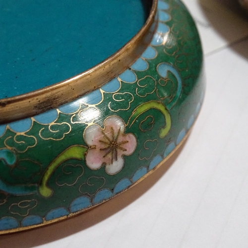 179 - A Chinese cloisonne enamel circular box, with bird and nest decorated lid, diameter 10.5cm