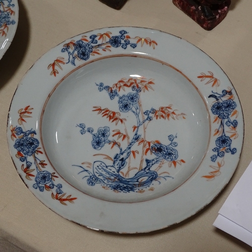 130 - A pair of Chinese porcelain plates with blue red and gilt painted decoration, diameter 23cm, and a p... 