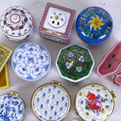 187 - A collection of Del Prado porcelain trinket boxes