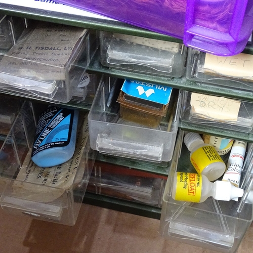 484 - A quantity of 'fly tying equipment/supplies'