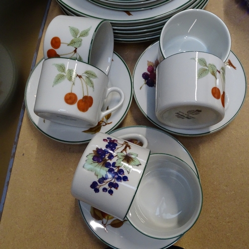 607 - Royal Worcester Evesham Vale tea and dinnerware