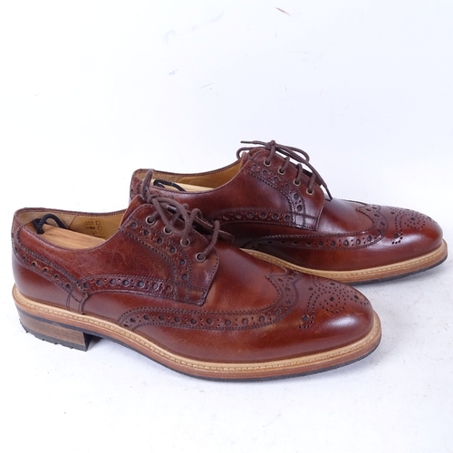 699 - A pair of Russell & Bromley men's leather lace-up shoes, size 9