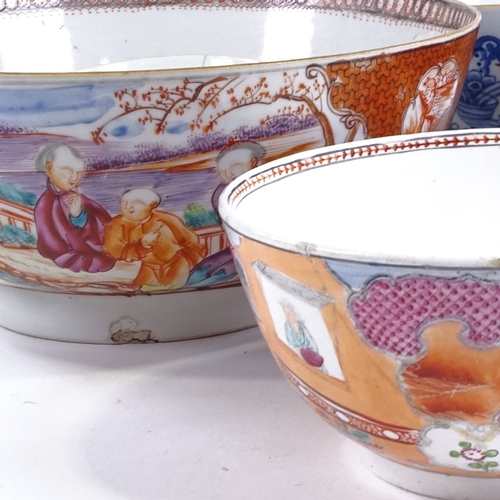 82 - A group of Chinese porcelain items (A/F)