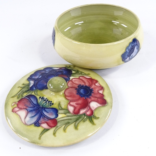 462 - MOORCROFT POTTERY - poppy design bowl and cover, diameter 14cm