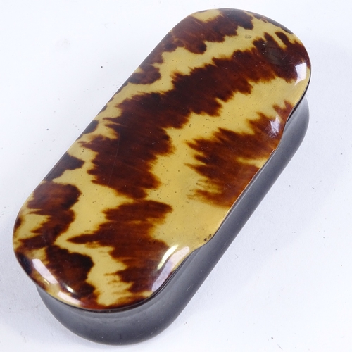 494 - A 19th century horn and tortoiseshell snuffbox, length 8cm