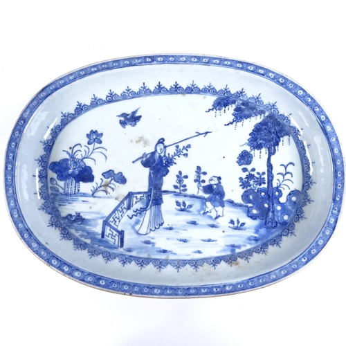 538 - A Chinese blue and white porcelain oval bowl, hand painted decoration, 29.5cm x 21cm