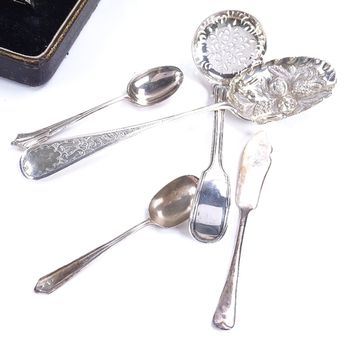 1621 - Various silver, including Elkington & Co 6-piece cruet set, Victorian berry spoon and sifter spoon e... 